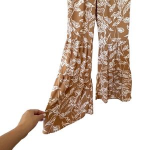 NWOT Endless Blu Tiered Wide Leg Pants Elastic Waist Floral Print Size Medium